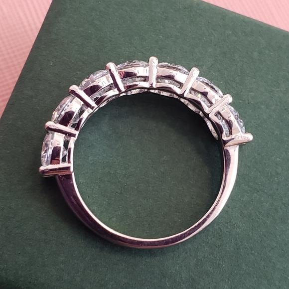 GRA CERTIFIED MOISSANITE RING SIZE 8 - Picture 5 of 7